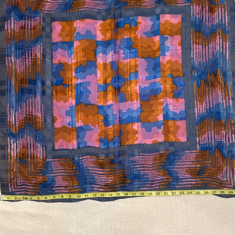 Silk scarf with beautiful colors.